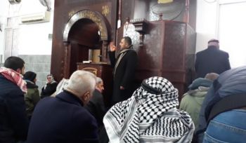 Palästina: Moscheeansprache: „Das Regieren nach Gesetzen die nicht der Gesetzgebung Allahs entsprechen führt zur Folter der Umma, worauf warten die Leute der Kraft um eine Änderung herbei zuführen!