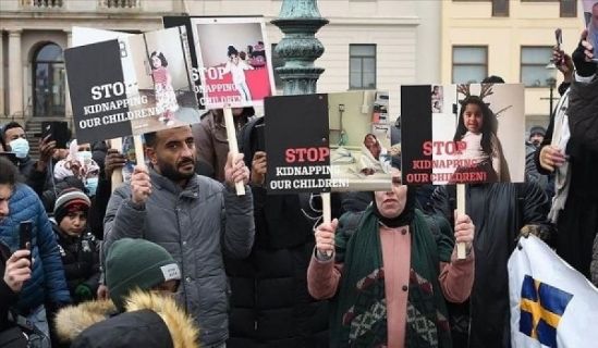 Die Entführung muslimischer Kinder ist ein Verbrechen, das im Rahmen der Zwangsintegrationspolitik Schwedens stattfindet!