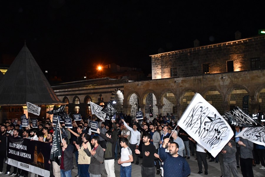Click to enlarge image Diyarbakir_TR_AKSA_Protest_2022_04_Pics_1.jpg