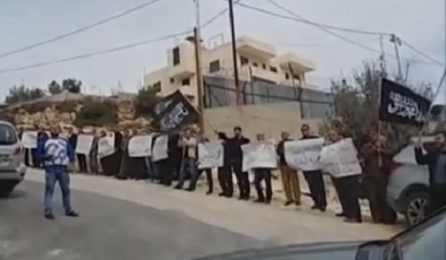 Palestine: Protest in Hebron against the education curricula during Minister Saidam’s opening ceremony of Bisan School
