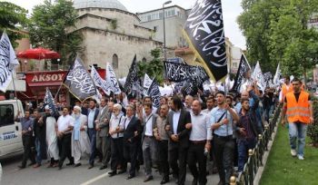 Hizb-ut-Tahrir ist der Lotse, der seine Leute nicht belügt Er repräsentiert die Umma und deren Sehnsucht