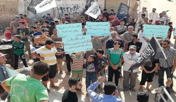 Wilaya Syrien: Protest in den Lagern von Atmaa mit dem Titel: „Nein zu den menschgemachten Konstitutionen … Ja zur Konstitution welche auf die islamische Aquida aufbaut!“
