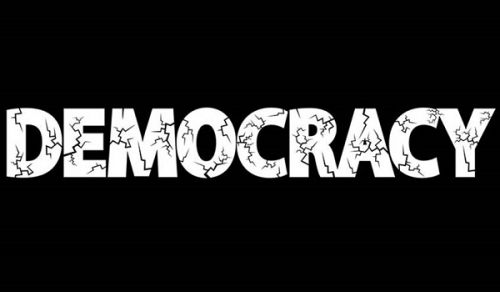 Demokrasia: Mungu Aliyefeli