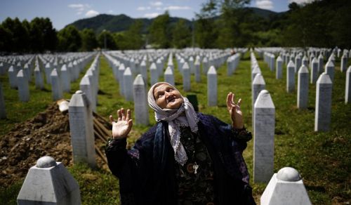 Miaka 25 ya Kumbukumbu Chungu: Msukumo wa Kutochoka katika Ulinganizi wa Kurudisha tena Khilafah Ngao na Mlinzi wetu wa Ukweli na SIO Umoja wa Mataifa