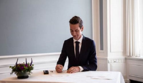 Uoanishaji wa Waislamu nchini Denmark Unahusiana na Maadili na Imani, Sio Kazi wala Elimu