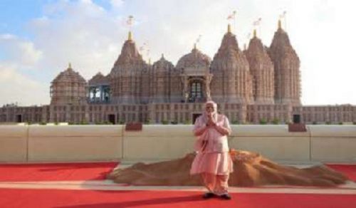 Modi Mchinjaji wa Waislamu wa India Afungua Hekalu Kubwa Zaidi la Kibaniani nchini Imarati