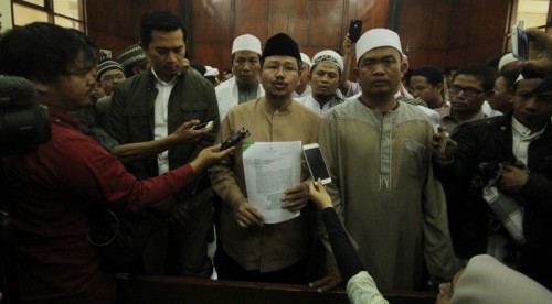 Hizb-ut Tahrir / Endonezya, Doğu Cakarta’daki İdari Mahkemeye Hizb-ut Tahrir’e yönelik yasağı kaldırmak için belgeleri iletti