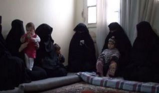 ادلب کی معزز خواتین کی پکار، الله کرے کہ اسے غیرت رکھنے والے کان سُن لیں